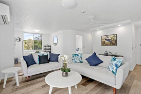 Mandolin - Renovated Beachfront Apt 2BDRM